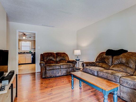 4th image of 1737 Thistle Ct