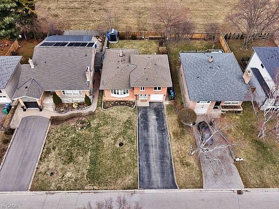 3rd image of 1525 Holburne Rd