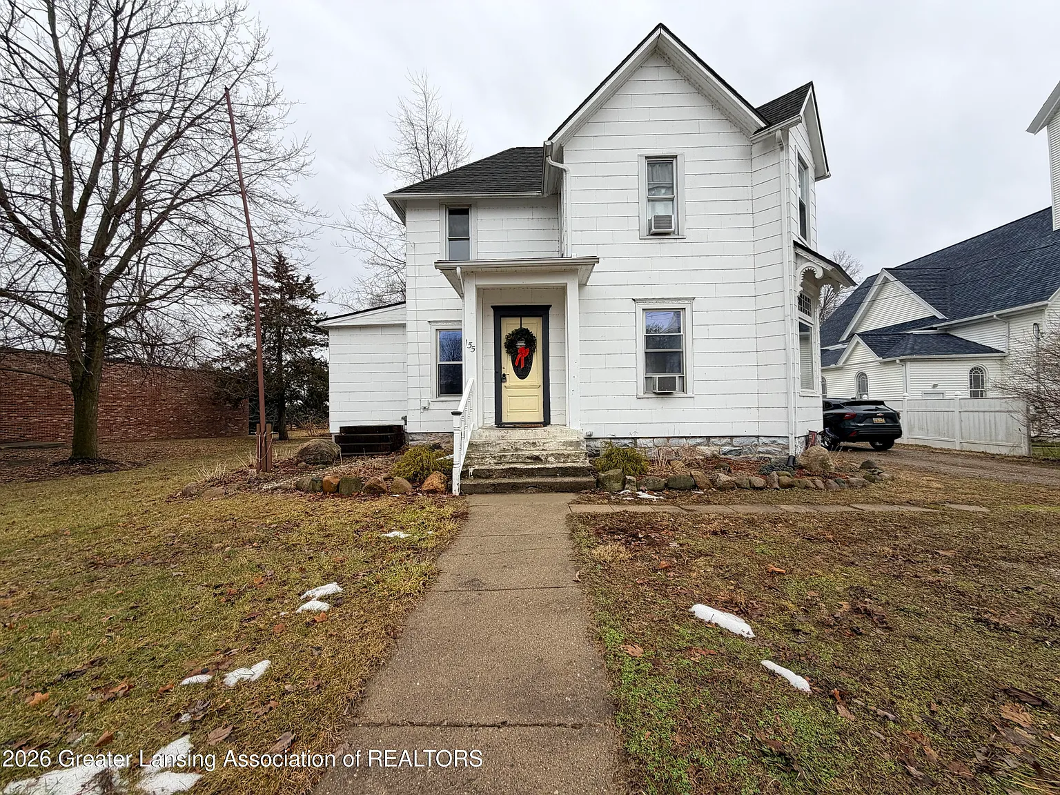 155 W Main St photo 1