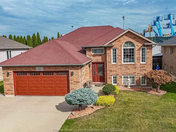 35 Sandy Lake Dr, Leamington, ON N8H 5K4