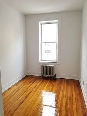 Rented by Astoria Realty | media 10
