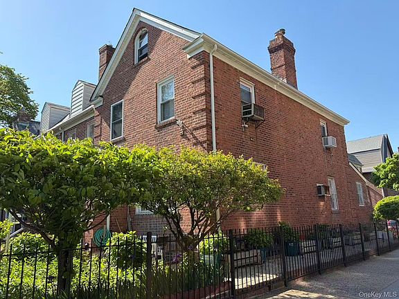 3rd image of 71-09 34th Avenue