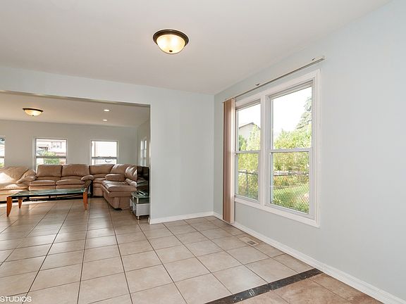 5th image of 85 Hesterman Dr