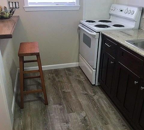 4th image of 810 E Market St APT B