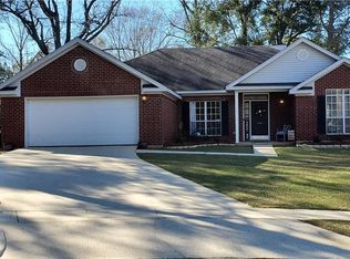 610 Lakeview Woods Dr, Mobile, AL 36695