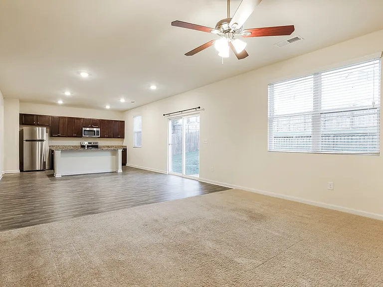 322 Hamilton Pointe Dr — Photo 5