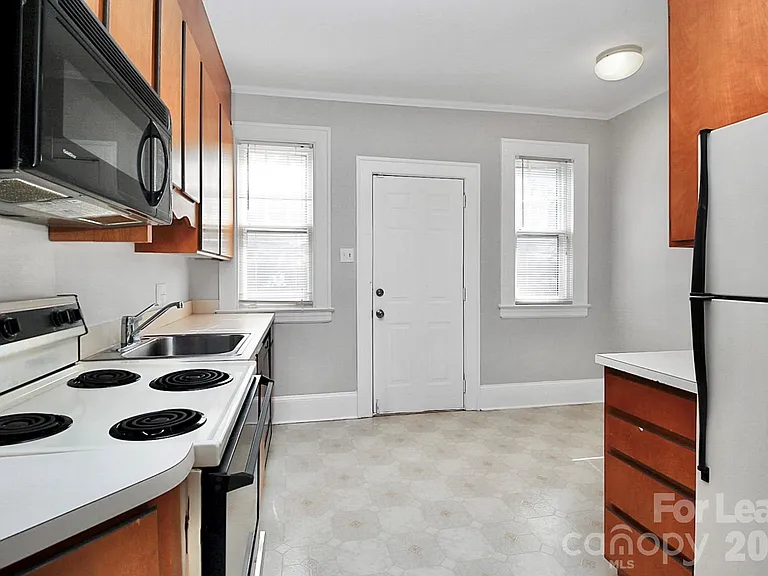 911 Sunnyside Ave #1 — Photo 10