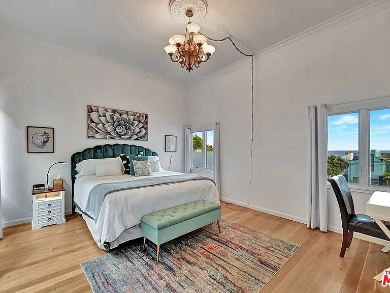 21625 Pacific Coast Hwy — Photo 9