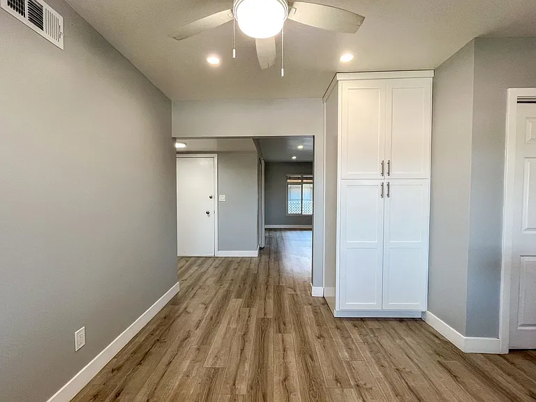3556 W 113th St — Photo 11