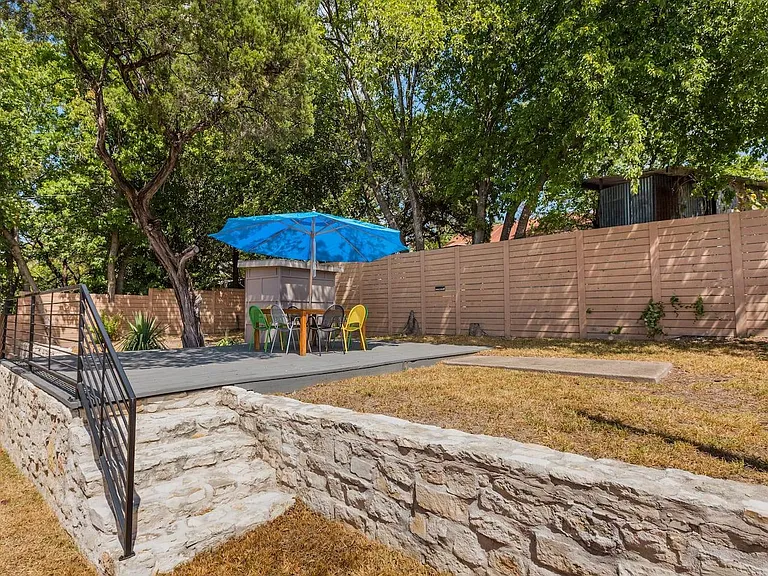 3605 Villa Ct — Photo 33