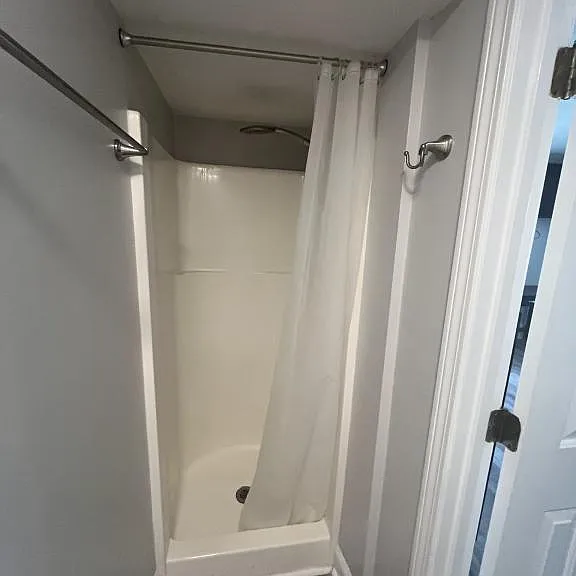 423 King St — Photo 3