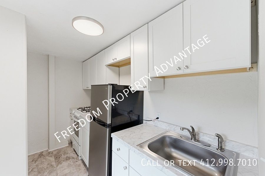 1st image of 10 Iron St APT 3C