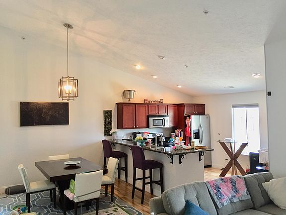 5th image of 4527 N Tallgrass Ln