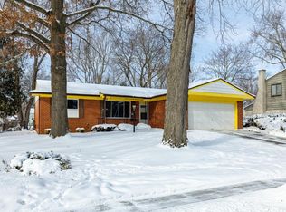 500 Old Creek Dr, Saline, MI 48176