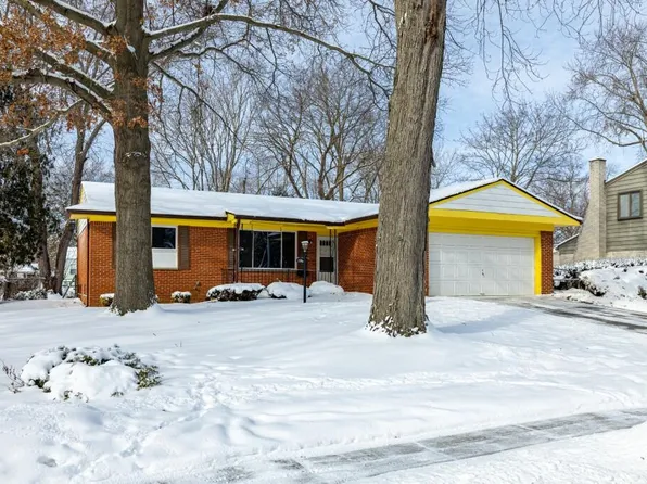 500 Old Creek Dr, Saline, MI 48176