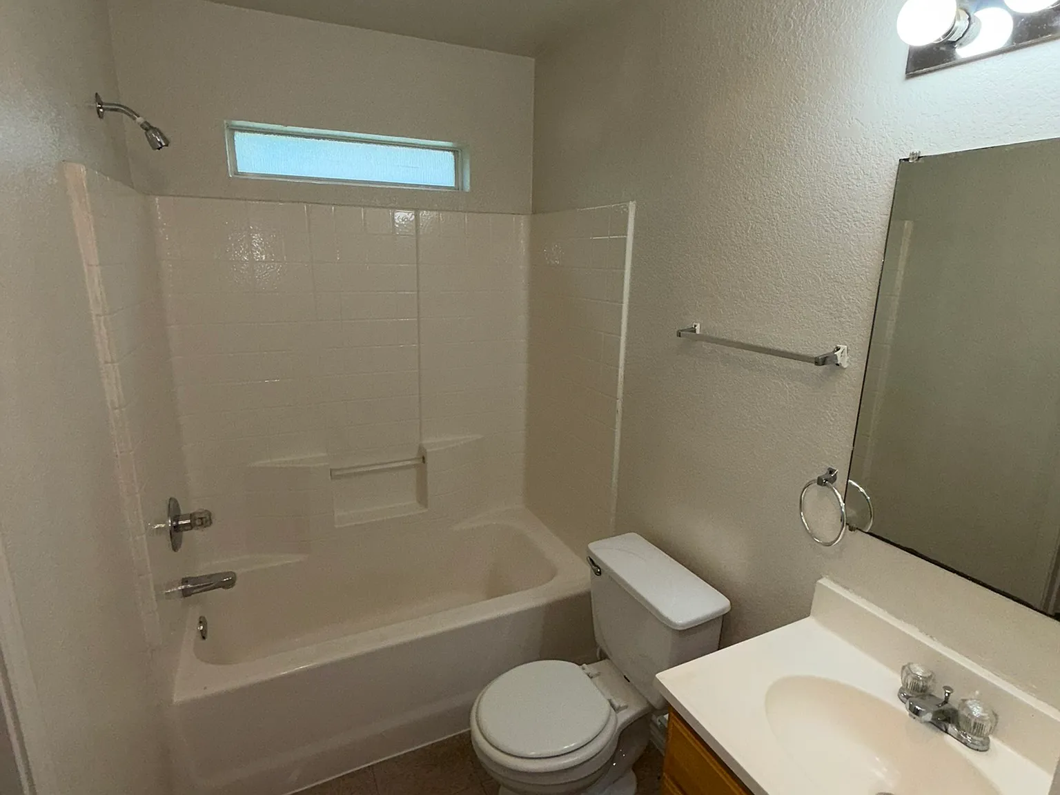 1 bed, 560 sqft, $650 — Photo 2