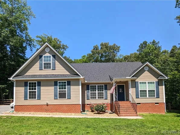 141 Moncuin Ct, Manquin, VA 23106