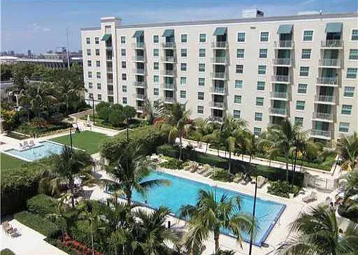 2 bed, 2.0 bath, 1130 sqft, $3,250 — Photo 2
