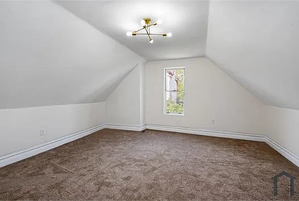 415 Mills Ave — Photo 22