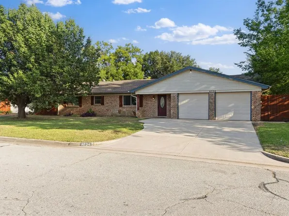 6736 Corona Dr, North Richland Hills, TX 76180
