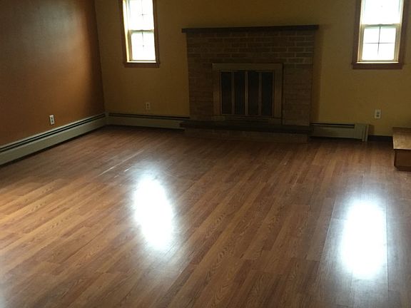 3rd image of 5558 Barklay St