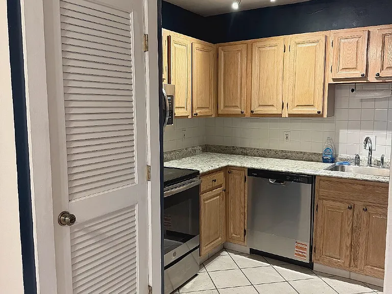 200 Falls Blvd #A104 — Photo 2