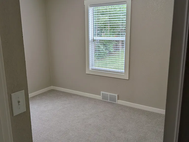 729 N Bebe St — Photo 9