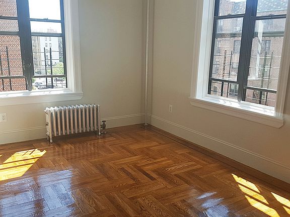 2nd image of 289 Empire Blvd APT 5A