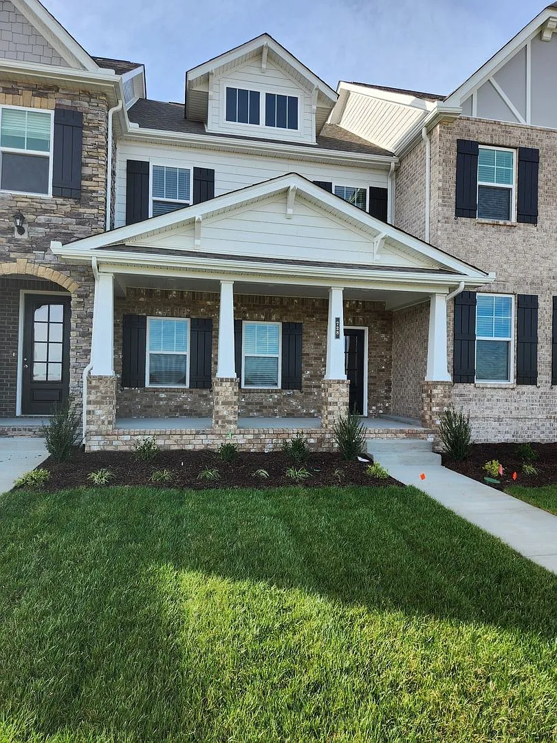 728 Hahn Ct. — Photo 1