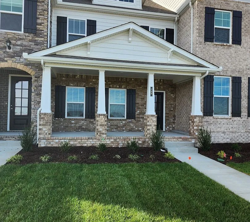 728 Hahn Ct