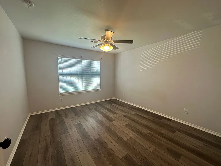 15749 Potomac Dr — Photo 7