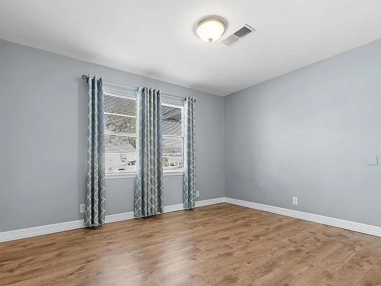 1051 Avenue A — Photo 11