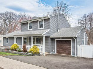 104 Lionshead Dr W, Wayne, NJ