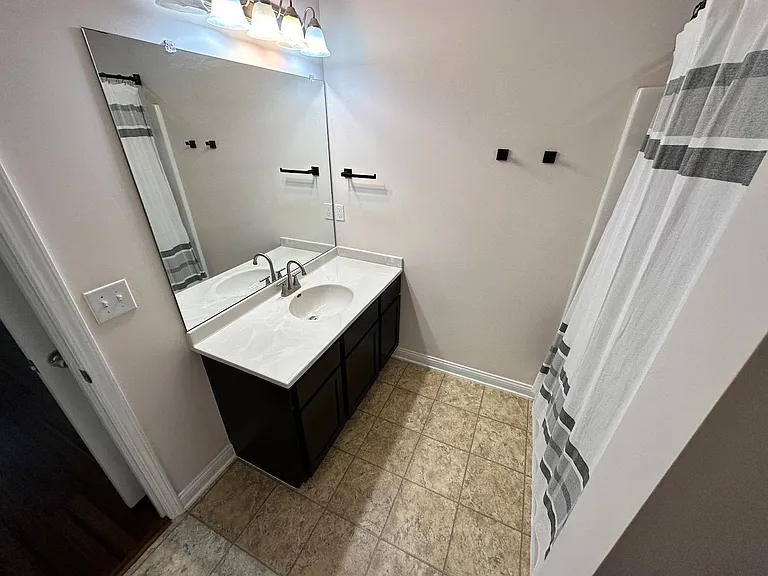 408 Cunningham Ln — Photo 18