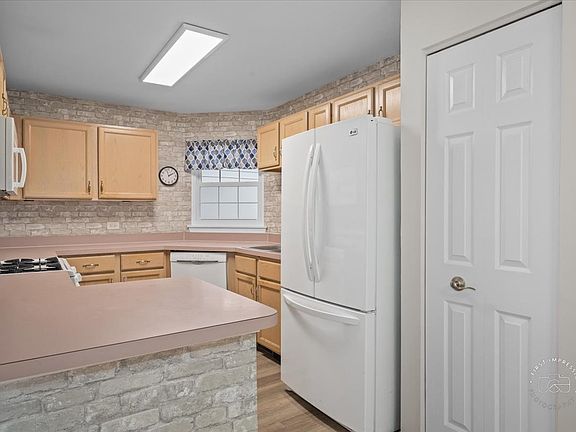 5th image of 1084 Camden Ct #1084