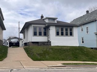 317 E Dover St, Milwaukee, WI 53207