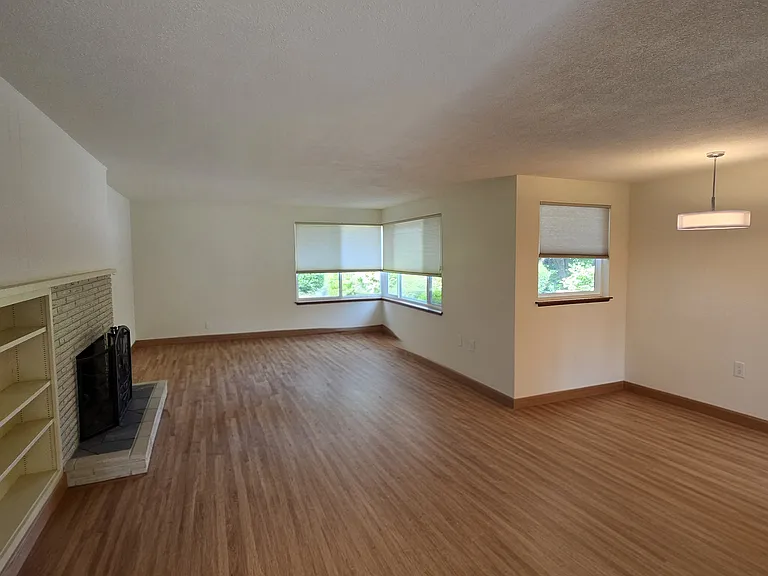 1014 Brentwood Pl — Photo 5