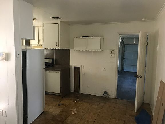 4th image of 1400 Hazel Leigh Ln