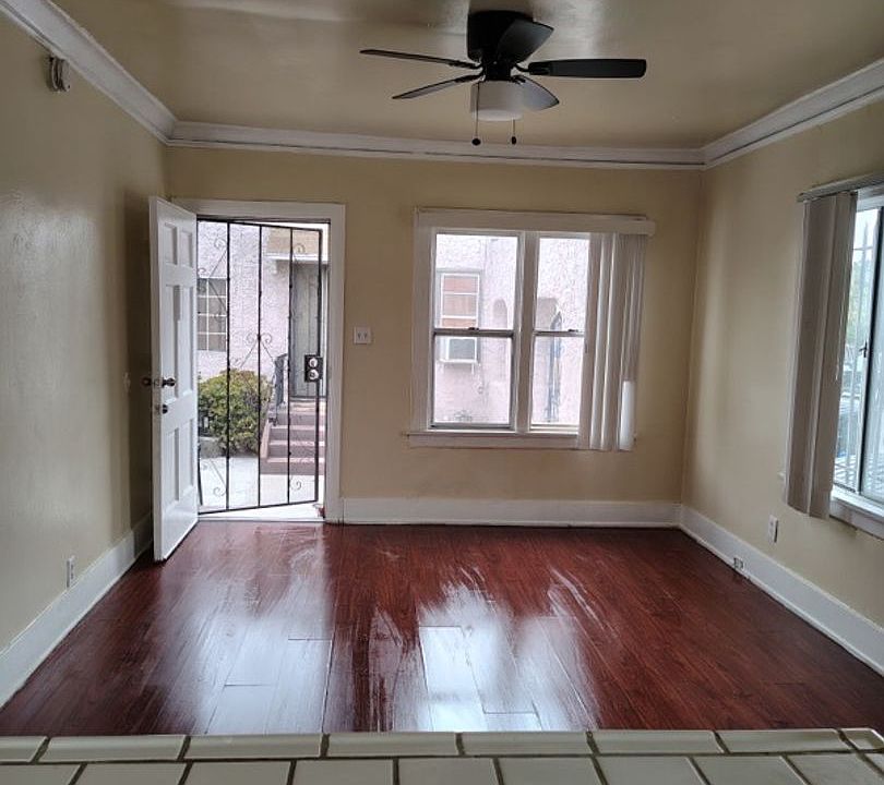 1st image of 700 W 41st Dr #700