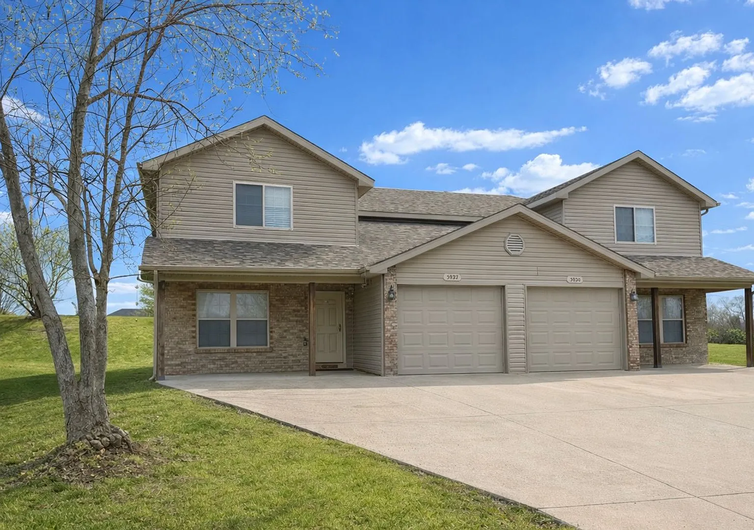 Vanderveen Duplex — Photo 1