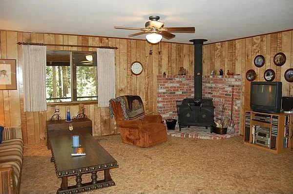 1072 Julia Ln photo 1