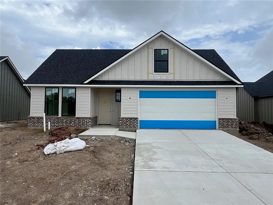 4056 Lakeside Club Dr