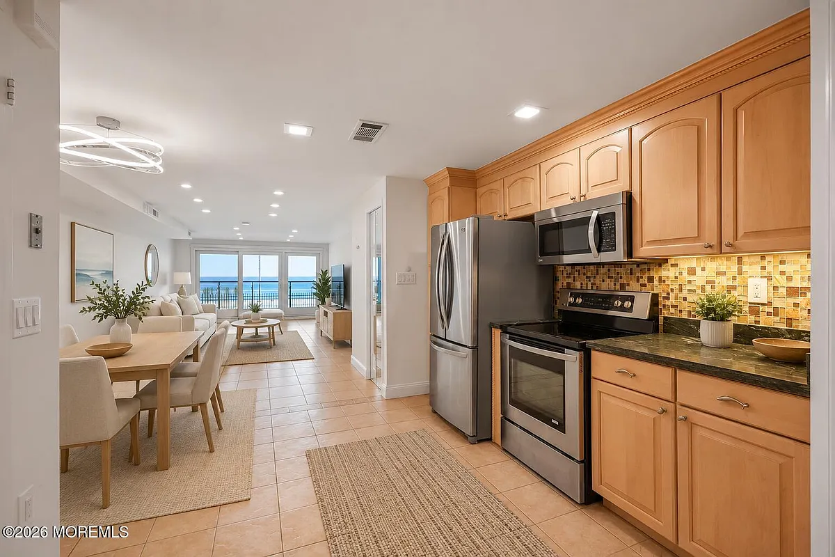 Building Photo - 510 Ocean Ave #2