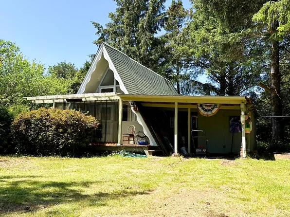 489 Point Brown Ave SW, Ocean Shores, WA 98569