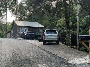 453 Slabtown Hollow Rd, Viper, KY 41774