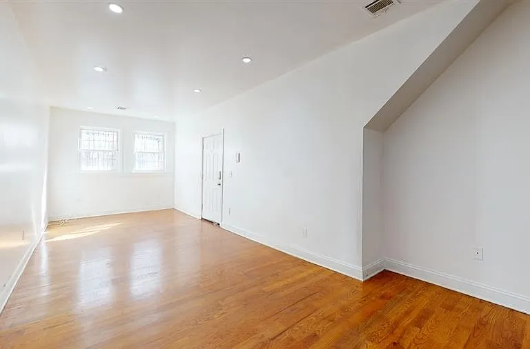 131 Brunswick St #A — Photo 6