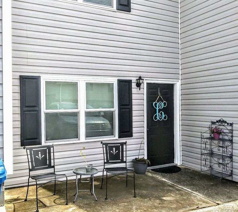 1st image of 307 Hillsboro Ln