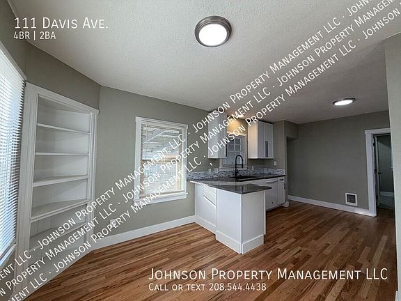 4th image of 111 Davis Ave