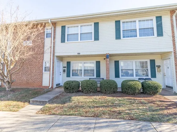 4761 Champion Ct, Greensboro, NC 27410