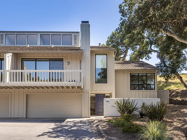 28000 Oakshire Dr — Photo 1